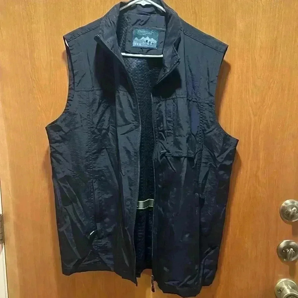 Women’s windbreaker vest size large